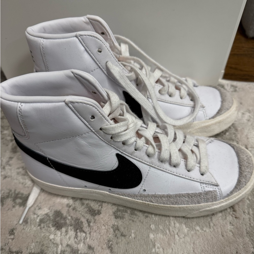 nike blazers women’s 7.5